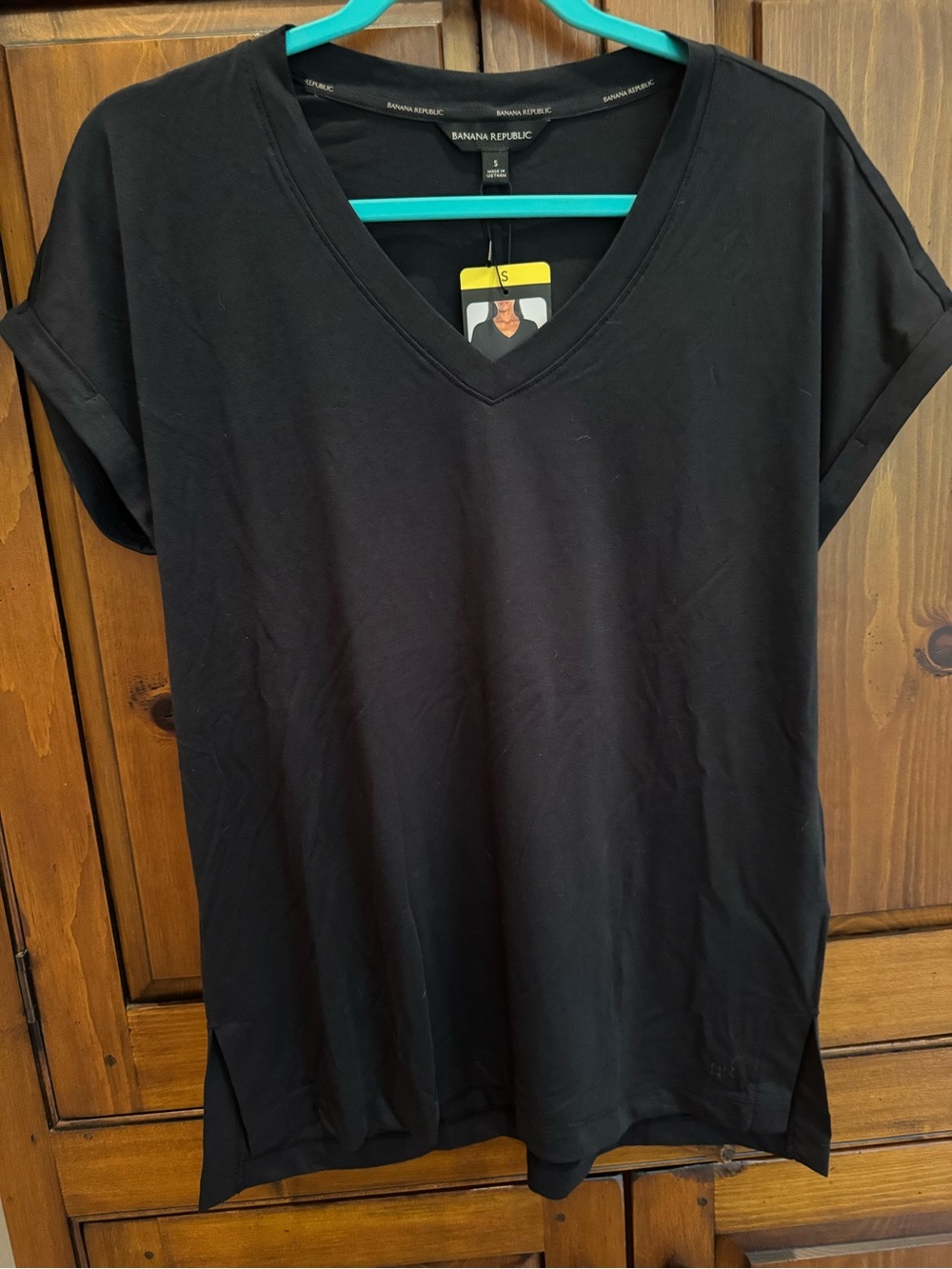 Banana Republic Size Small Black V-Neck Short Cuffed Sleeve Tunic Teeshirt. NWT